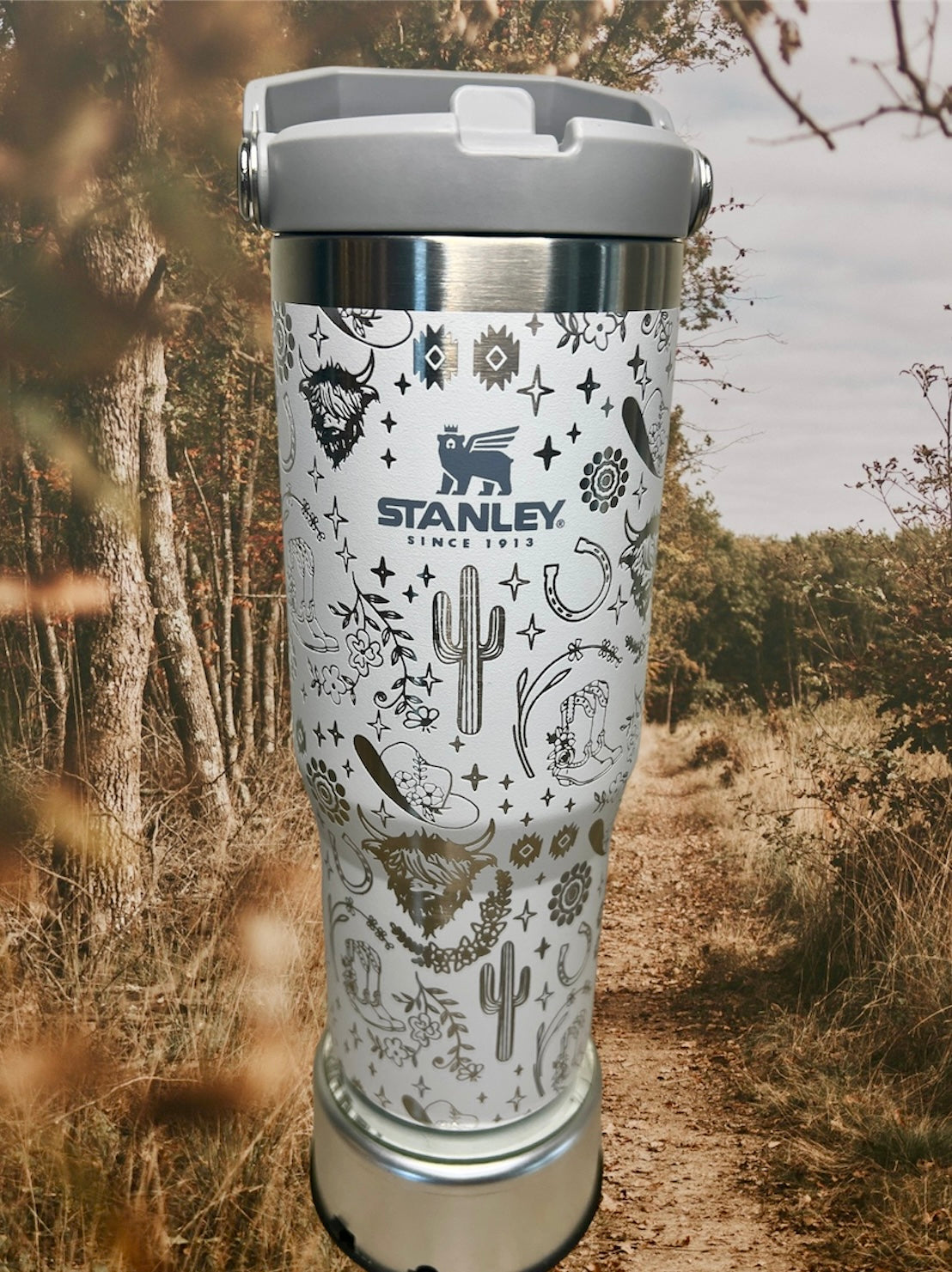 30 Oz HIGHLAND COW WESTERN-Engraved Stanley Iceflow Flip Straw