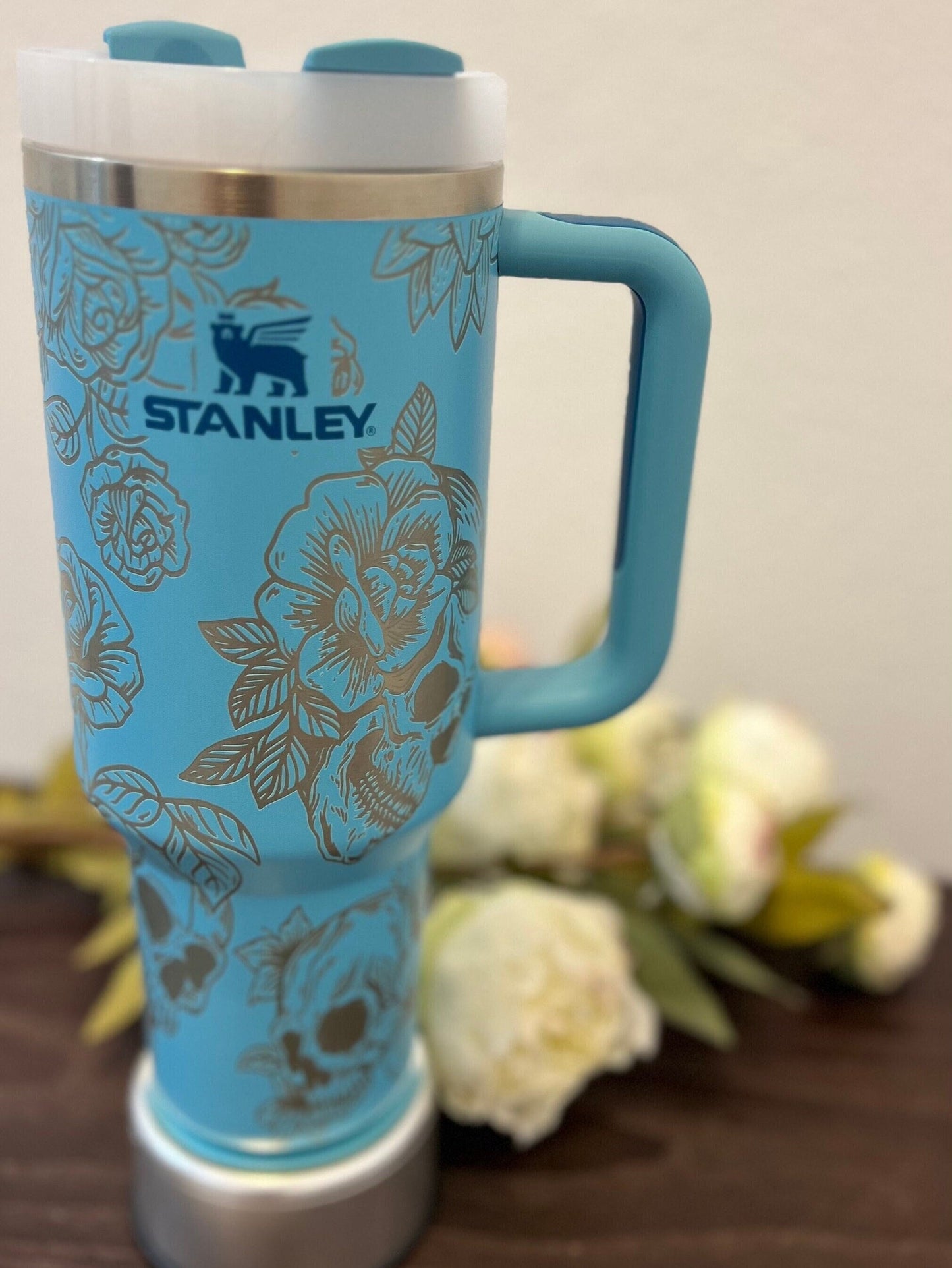 Skulls and Roses-Engraved Stanley Travel Quencher H2.0 Tumbler - 40 oz.