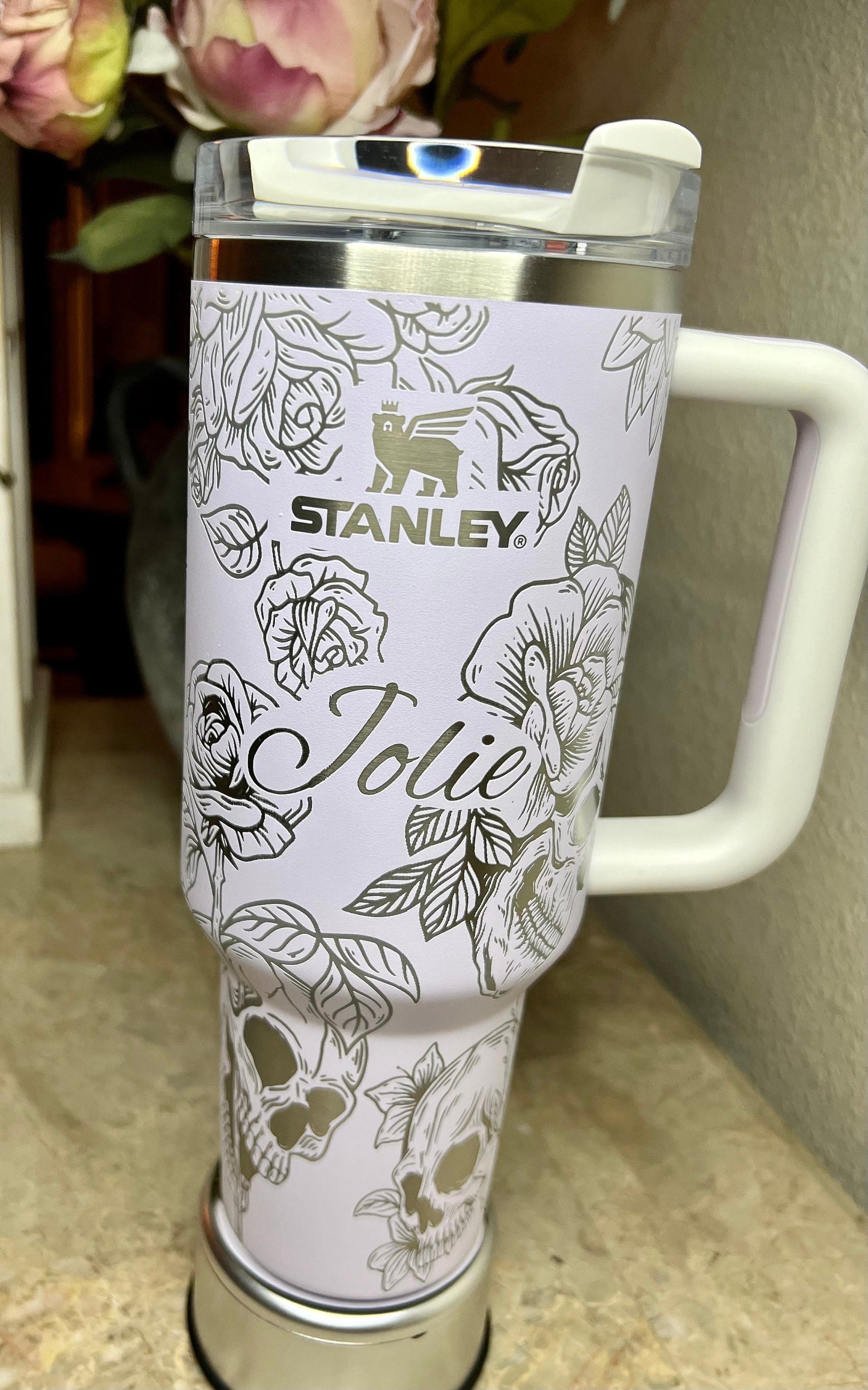 Skulls and Roses-Engraved Stanley Travel Quencher H2.0 Tumbler - 40 oz.