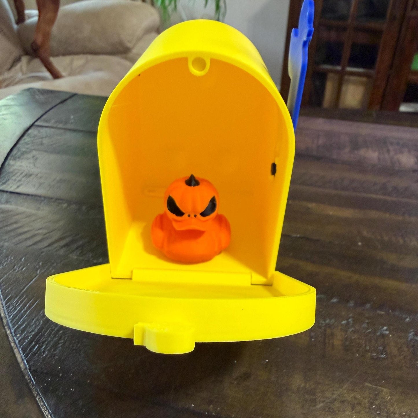 Magnetic Cruise Duck Mailbox: Take a Duck Leave a Duck Quack Shack